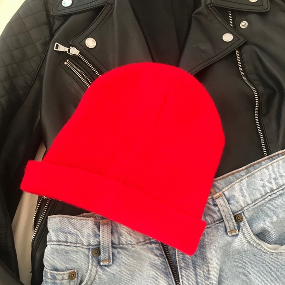 Cute studded red hat ❤️ ❤️ ❤️ - Picture 5 of 5